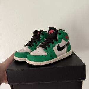 Nike Kids Green and Black Sneakers